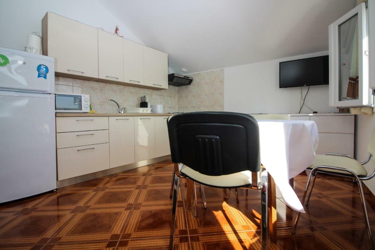 Apartmani Toni Poce Primošten Esterno foto