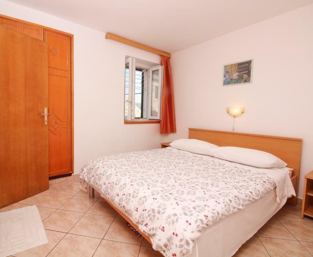 Apartmani Toni Poce Primošten Esterno foto